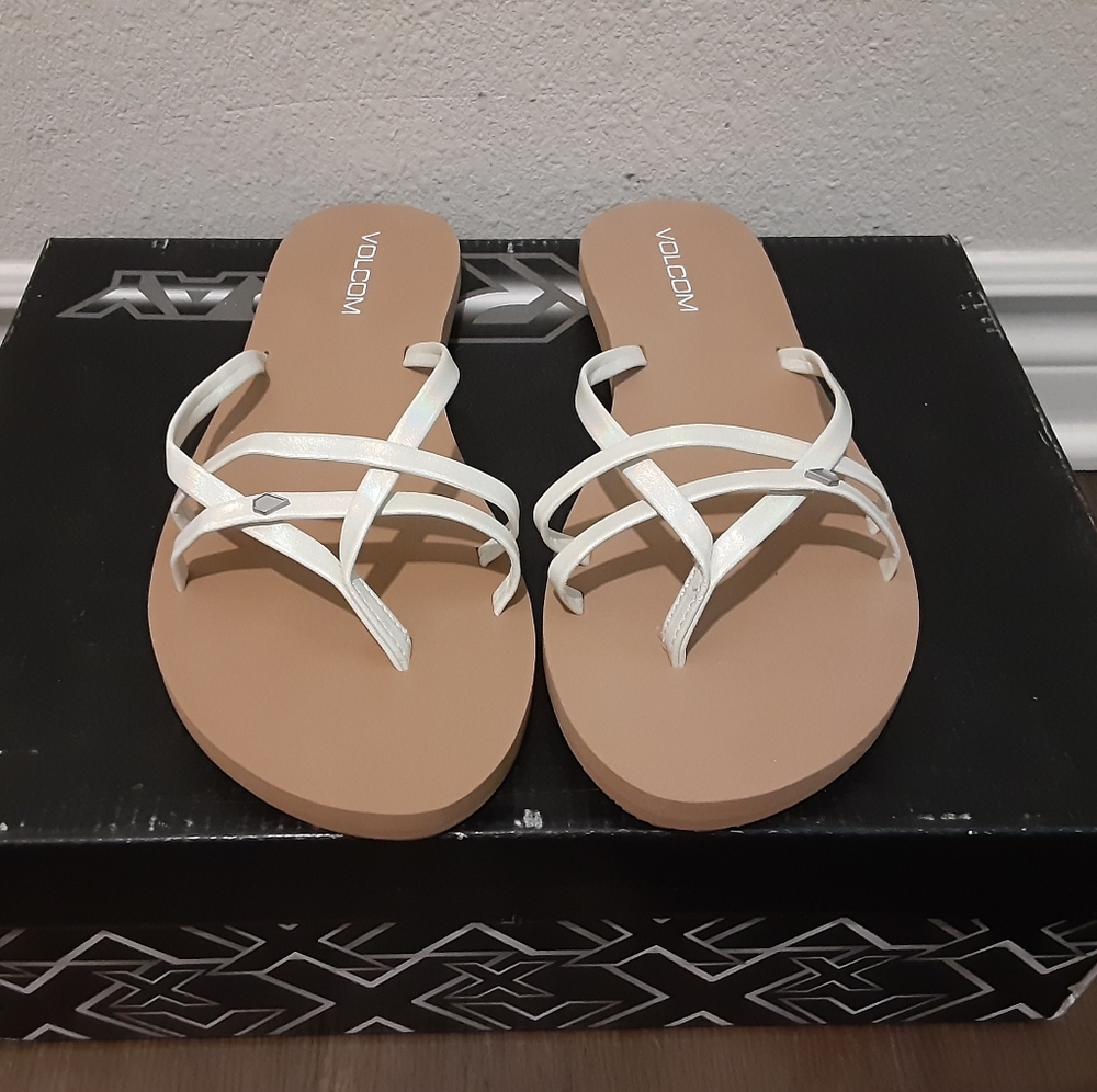 Volcom - Picture 3 of 3